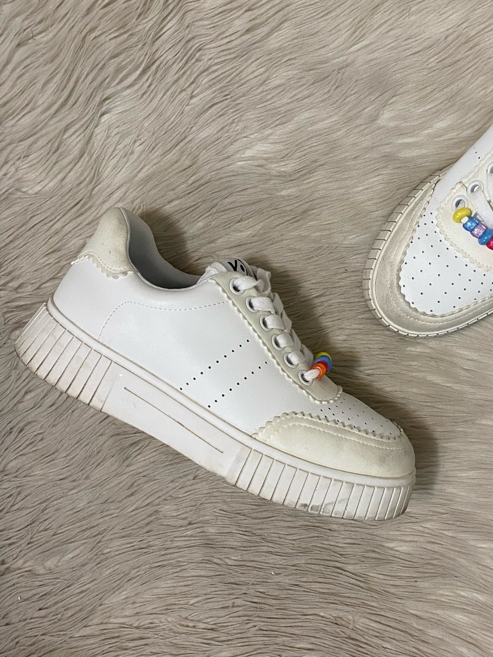 Katy Perry Skater Bead Sneakers Optic White Rainbow Beaded Laces Platform 7 - Picture 2 of 10